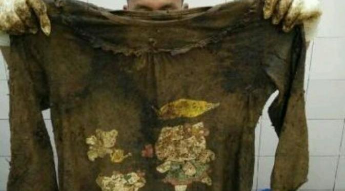 Bekas seretan ditemukan pada pakaian Angelika sebelum menghilang. (Liputan6.com/M Syukur)