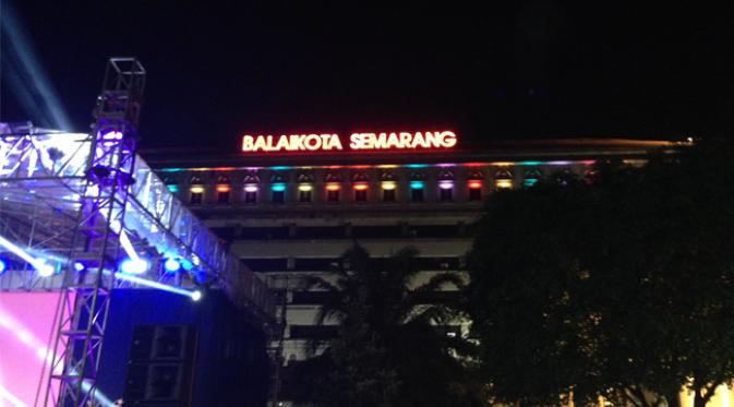 Penyinaran Balai Kota Semarang oleh Philips Lighting
