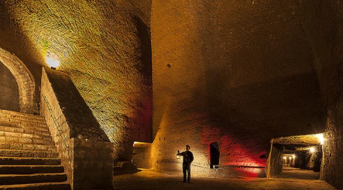 Ruang bawah tanah yang terdapat di Bourbon Tunnel, Napoli, Italia (Foto: galleriaborbonica.com).