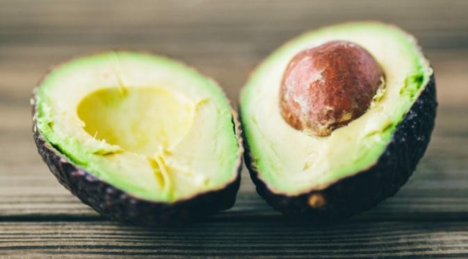 Seorang blogger baru-baru ini menyarankan untuk mengonsumsi biji avokad untuk meningkatkan kesehatan tubuh.