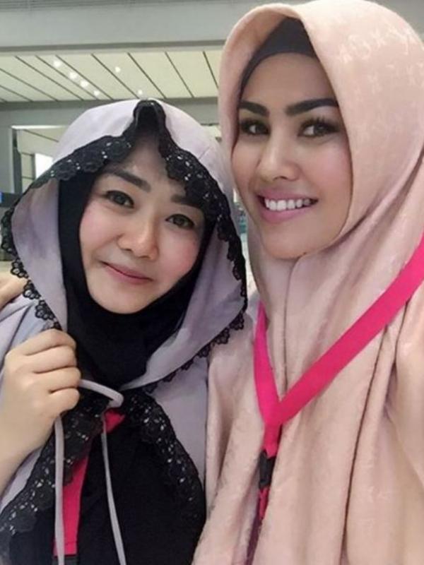 Kartika Putri mengenakan hijab. (Instagram)