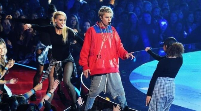 Selena Gomez dikabarkan malas melihat penampilan Justin Bieber di iHeartRadio. (Popcrush/Jason Kempin)