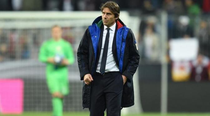 Antonio Conte akan resmi menangani Chelsea mulai musim 2016-2017. (AFP/Christof Stache)