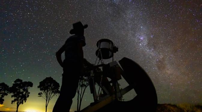 Ahli astronomi | via: youtube.com