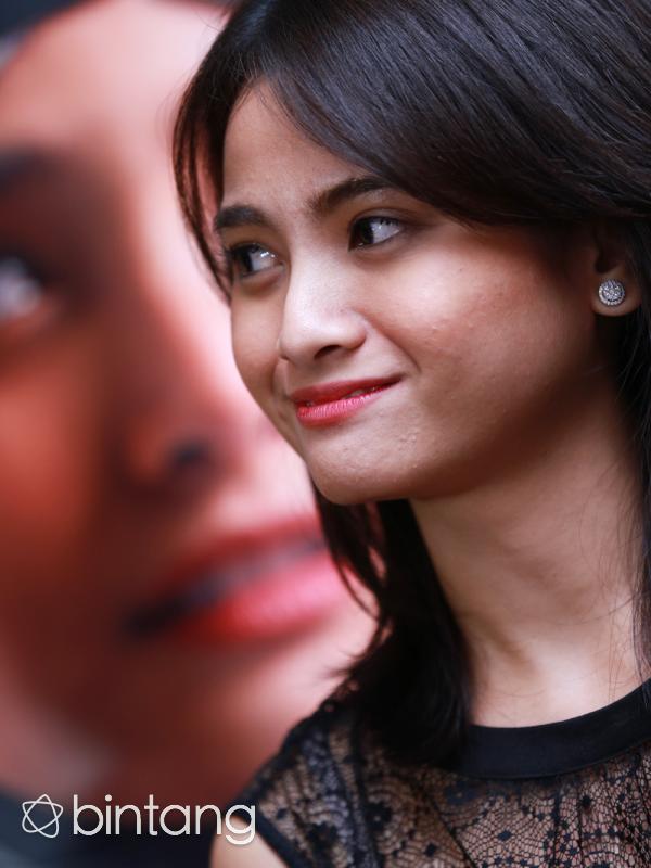 Beragam peran telah dibintangi Acha Septriasa. Kali ini, ia bermain dalam film 'Mars' yang mengangkat tema pendidikan, tanpa ada adegan romansa di film terbarunya.  (Adrian Putra/Bintang.com)