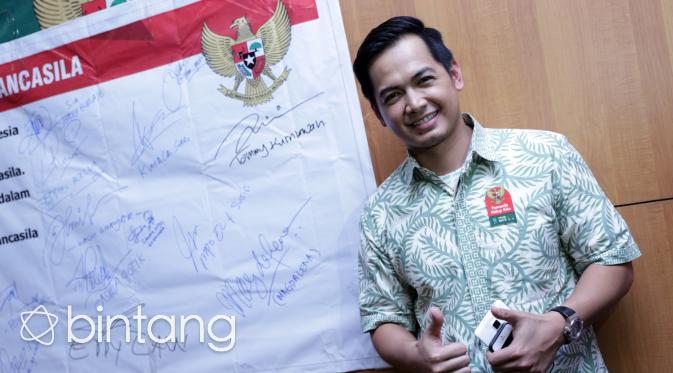 Foto Tommy Kurniawan di Gedung DPR (Adrian Putra/bintang.com)
