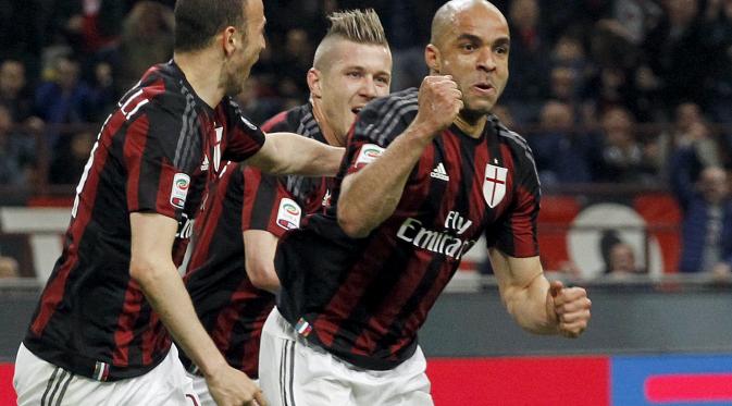 Bek AC Milan, Alex merayakan gol ke gawang Juventus