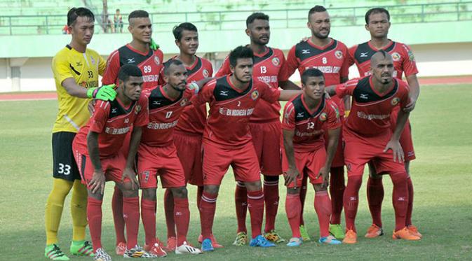 Semen Padang, salah satu kekuatan di level tertinggi sepak bola Indonesia dari Pulau Sumatra. (Bola.com/Romi Syahputra)
