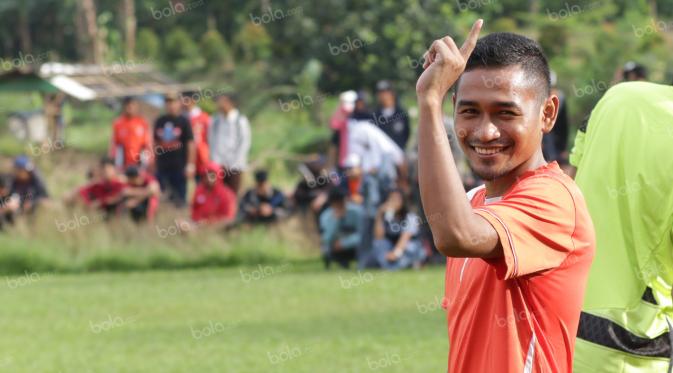 Ramdani Lestaluhu saat berlatih bersama tim Persija Jakarta. (17/2/2016). (Bola.com/Nicklas Hanoatubun)