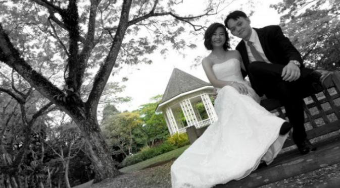 Filter yang digunakan fotografer justru memperburuk foto pernikahannya (Foto: Facebook/Jaclyn Ying).