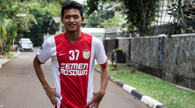 Pemain PSM Makassar, Muchlis Hadi, saat latihan di Jakarta, Jumat (8/4/2016). (Bola.com/Vitalis Yogi Trisna)