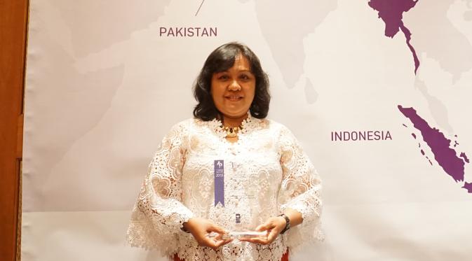 Jull Takaliuang mendapat N-Peace Award 2015 dari Perserikatan Bangsa-Bangsa (PBB). (Liputan6.com/Yoseph Ikanubun)
