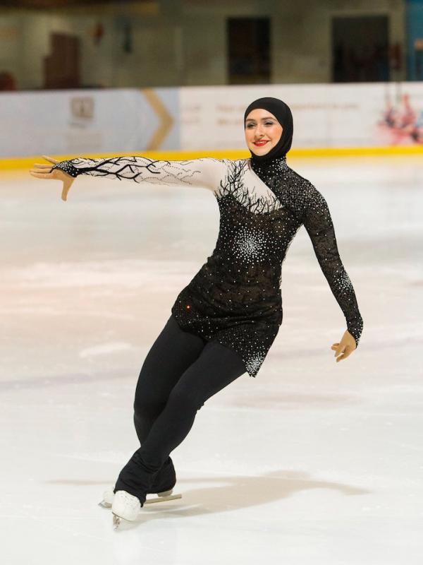 Wanita Ini Jadi Skater Pertama dari Abu Dhabi di Olimpiade. Sumber : mymodernmet.com