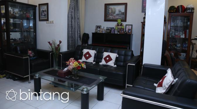 Ruang tamu yang ada di kediaman Rizal Djibran. (Nurwahyunan/Bintang.com)