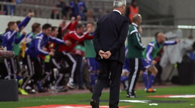 Ekspresi Claudio Ranieri usai laga tim nasional Yunani melawan Kepulauan Faroe, 15 November 2014. (Daily Mail)