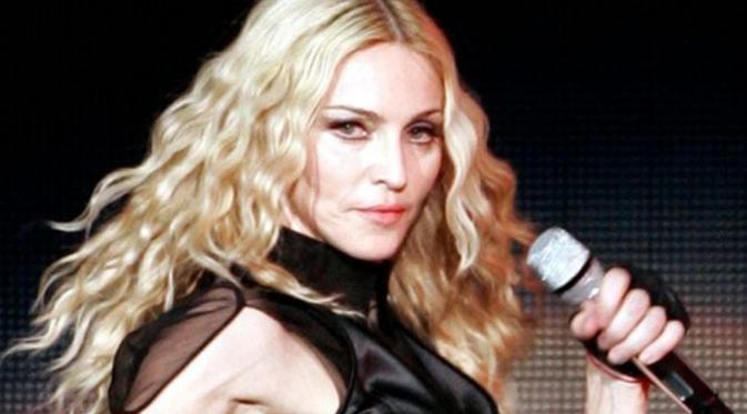 Maskot kecantikan dunia, Madonna. (via: raulenewyork.com)