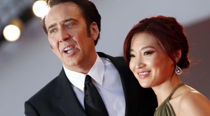 Aktor Nicolas Cage dan sang istri, Alice Kim. (ibtimes.co.uk)