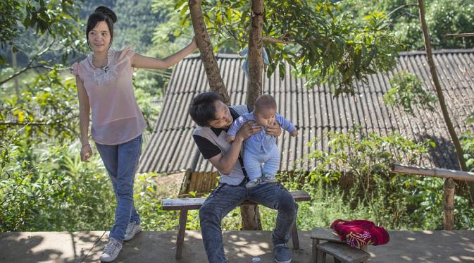 10 Potret Kehidupan Remaja yang Telah Berumah Tangga di China | via: dailymail.co.uk
