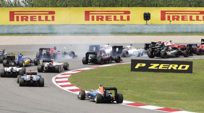 Insiden yang terjadi di Formula 1 GP China, dua pekan lalu. (Foto: Twitter/F1)