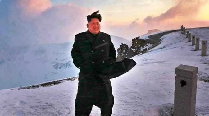 Foto Kim Jong-il saat mendaki Gunung Paektu (AFP)