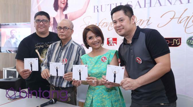 Ruth Sahanaya launching album Simfoni Dari Hati (Nurwahyunan/bintang.com)