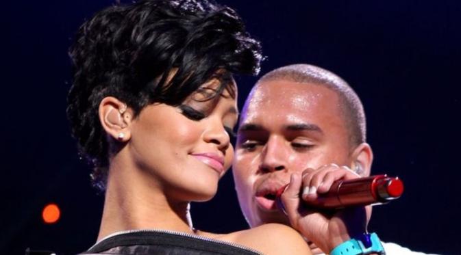 Chris Brown dan Rihanna [foto: mirror]