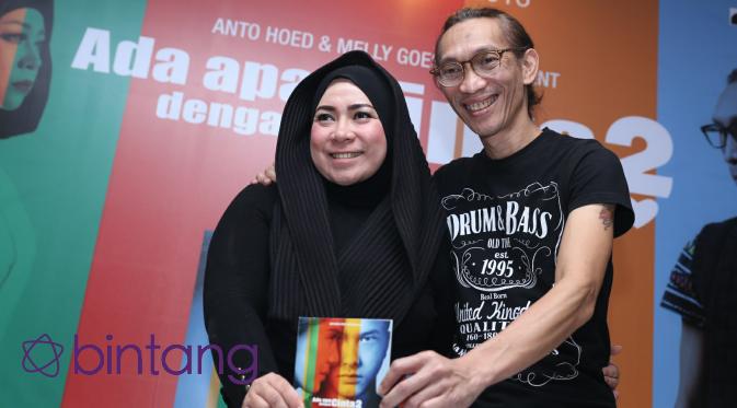 Melly Goeslaw dan Anto Hoed di preskon album AADC 2. (Andy Masela/Bintang.com)