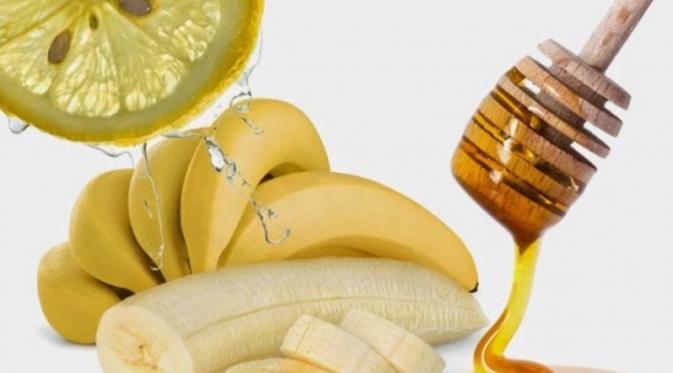 Nggak cuma jadi santapan yang enak, pisang sangat bermanfaat besar bagi kecantikan kulit loh. (via: cantikalamiku.com)