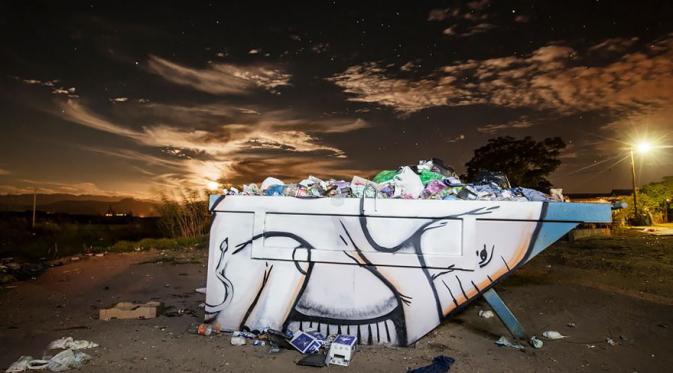 Gajah penampung sampah. (Via: boredpanda.com)