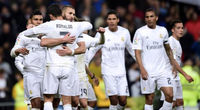 Para pemain Real Madrid merayakan gol ke gawang Villarreal pada laga La Liga di Santiago Bernabeu, Madrid, Rabu (20/4/2016). (AFP/Pierre-Philippe Marcou)