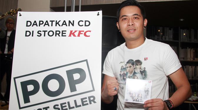 Bian Gindas masuk dalam deretan penyanyi di album Pop Best Seller