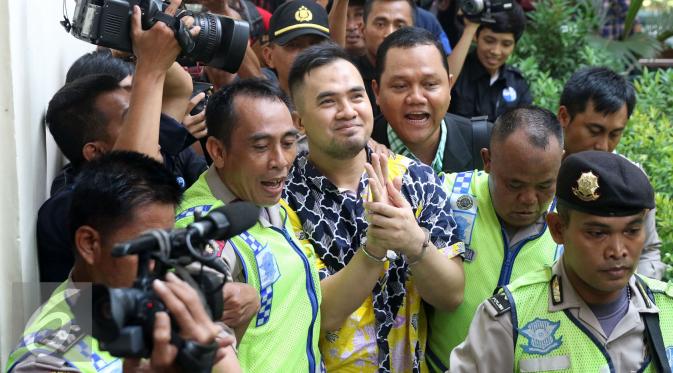 Saipul Jamil tiba di Pengadilan Negeri Jakarta Utara, Kamis (21/4/2016). [Foto: Herman Zakharia/Liputan6.com]