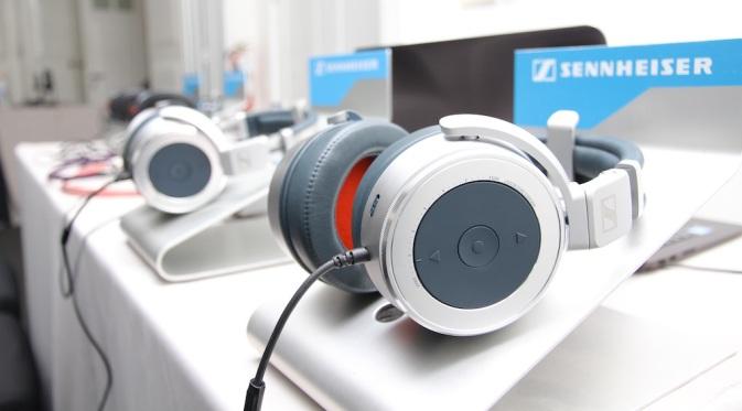 Headphone audiophile dengan kemampuan kontrol bass inovatif, Sennheiser HD 630VB. Kredit: Sennheiser
