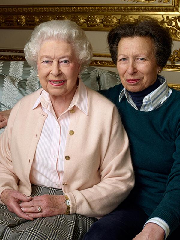 Potret Ratu Elizabeth dan Putri Anne (via People.com)
