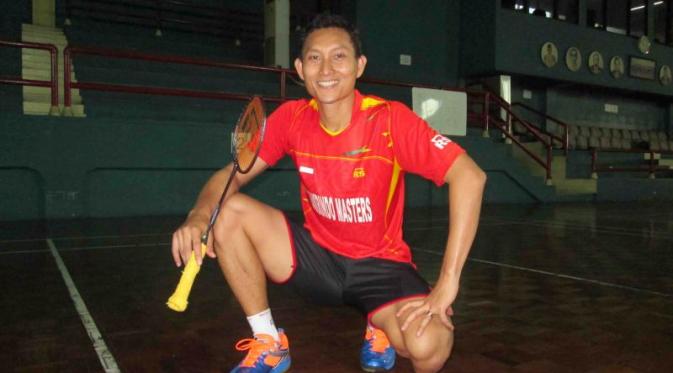 Pemain tunggal putra Indonesia, Sony Dwi Kuncoro, saat berada di Surabaya, Kamis (21/4/2016). (Bola.com/Fahrizal Arnas)