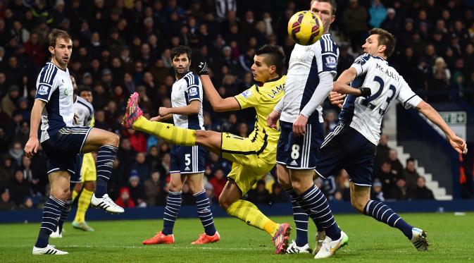 Tottenham Hotspur saat menghadapi West Bromwich Albion pada pertemuan pertama Liga Inggris 2015/2016. (Reuters)