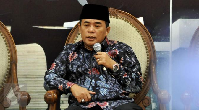 Ketua DPR Ade Komaruddin saat memberikan keterangan pers di Kompleks Parlemen, Senayan, Jakarta. (Liputan6.com/Johan Tallo)
