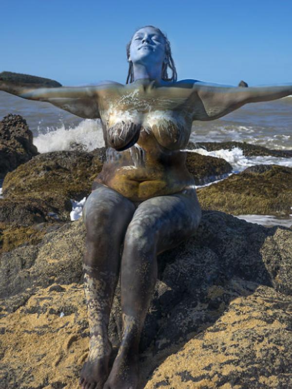 Seniman Orly Faya gunakan tubuh manusia sebagai kanvas. Foto: Boredpanda.com