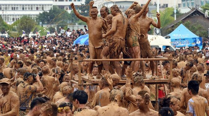 Monihei Carnival, Tiongkok. (Xinhua/REX/Shutterstock)