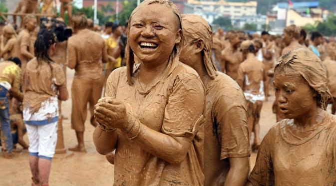 Monihei Carnival, Tiongkok. (Xinhua/REX/Shutterstock)