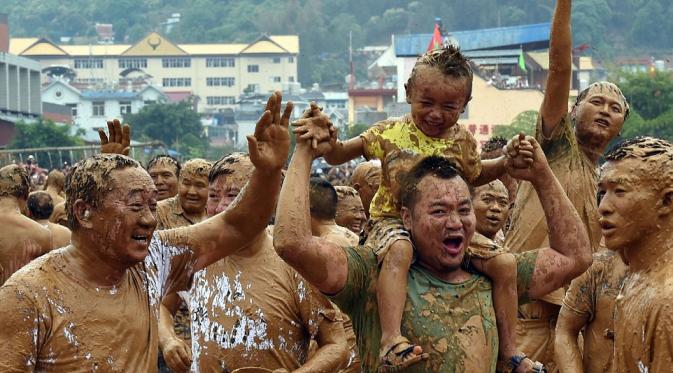 Monihei Carnival, Tiongkok. (Xinhua/REX/Shutterstock)