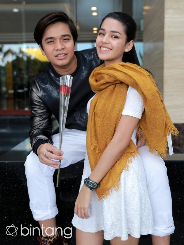 Menurut Susan, Billy merupakan sosok romantis. Penampilannya yang sering bercanda, tiba-tiba berubah menjadi romantis seperti saat dirinya merayakan ultah ke-19 tahun pada 24 Februari lalu. (Adrian Putra/Bintang.com)