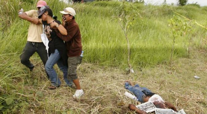 Seorang wartawan Filipina tewas dibantai. (Foto: REUTERS/Erik de Castro)