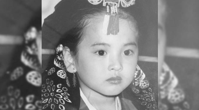 Song Hye Kyo saat kecil [foto: instagram/kyo1122]