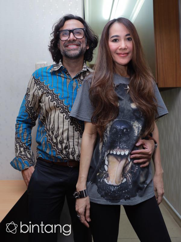 Preskon kasus penipuan Jeremy Thomas dan Ina Thomas (Adrian Putra/bintang.com)