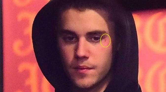 Justin Bieber tambah tato baru, (Us Weekly)