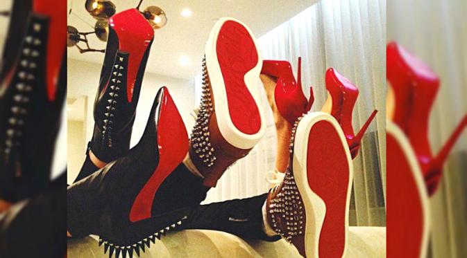 Sepatu rancangan Christian Louboutin