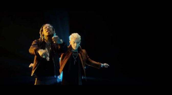 Tao dan Wiz Khalifa di MV 'Hello, Hello'