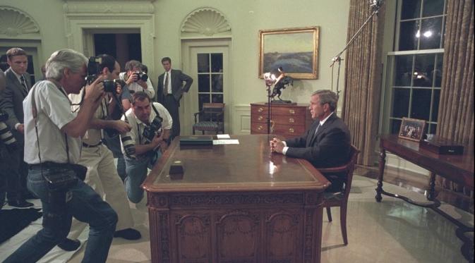 Terungkap, 16 Ekspresi George Bush Saat Kejadian 9/11 (Eric Draper/CNN)