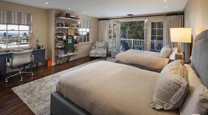 Terdapat delapan tujuh kamar tidur di rumah mewah milik CEO Snapchat (Sumber: Business Insider).